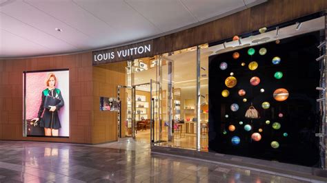 louis vuitton garden state plaza|louis vuitton paramus hours.